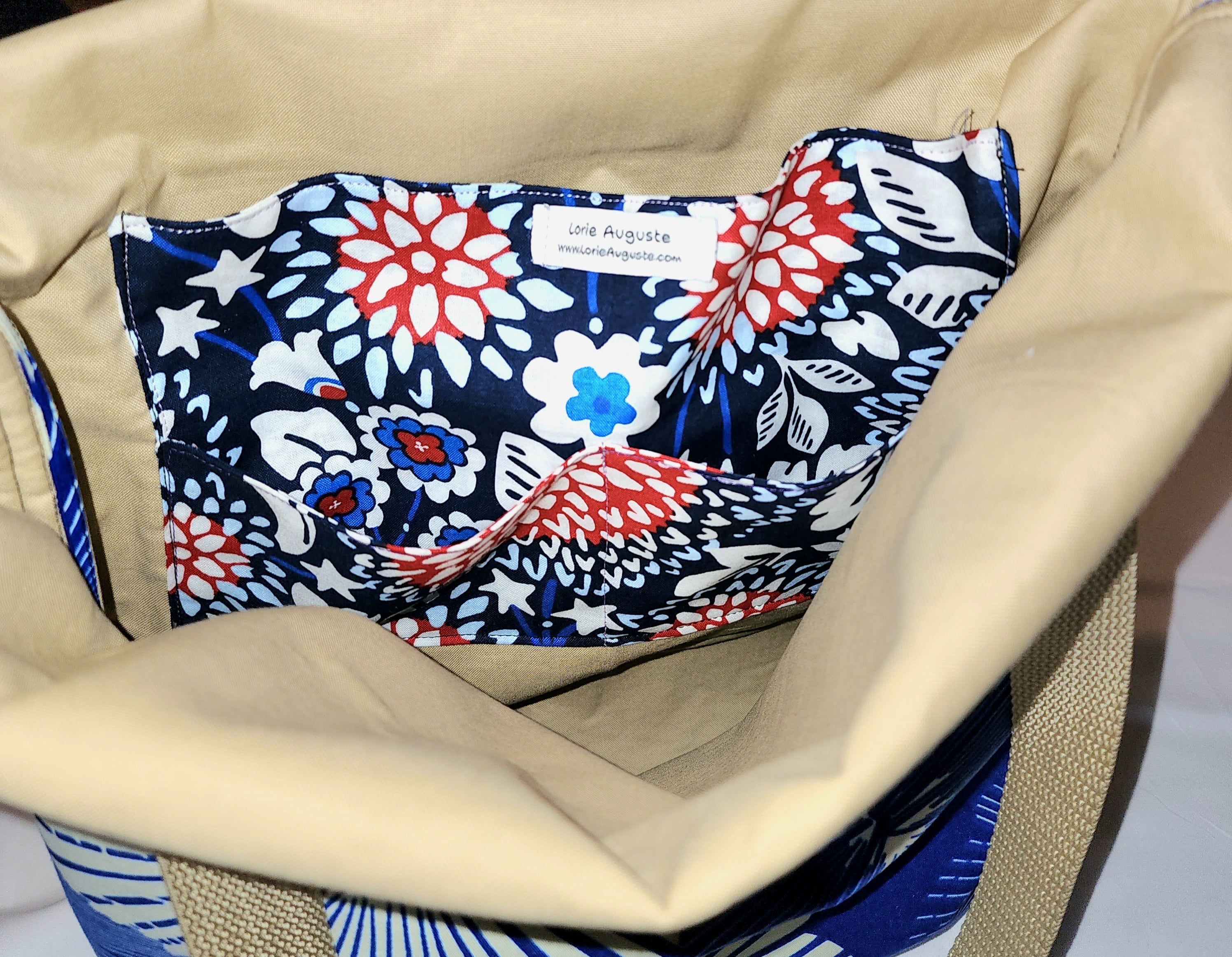 Basic Tote: African Blue Cream Flowers
