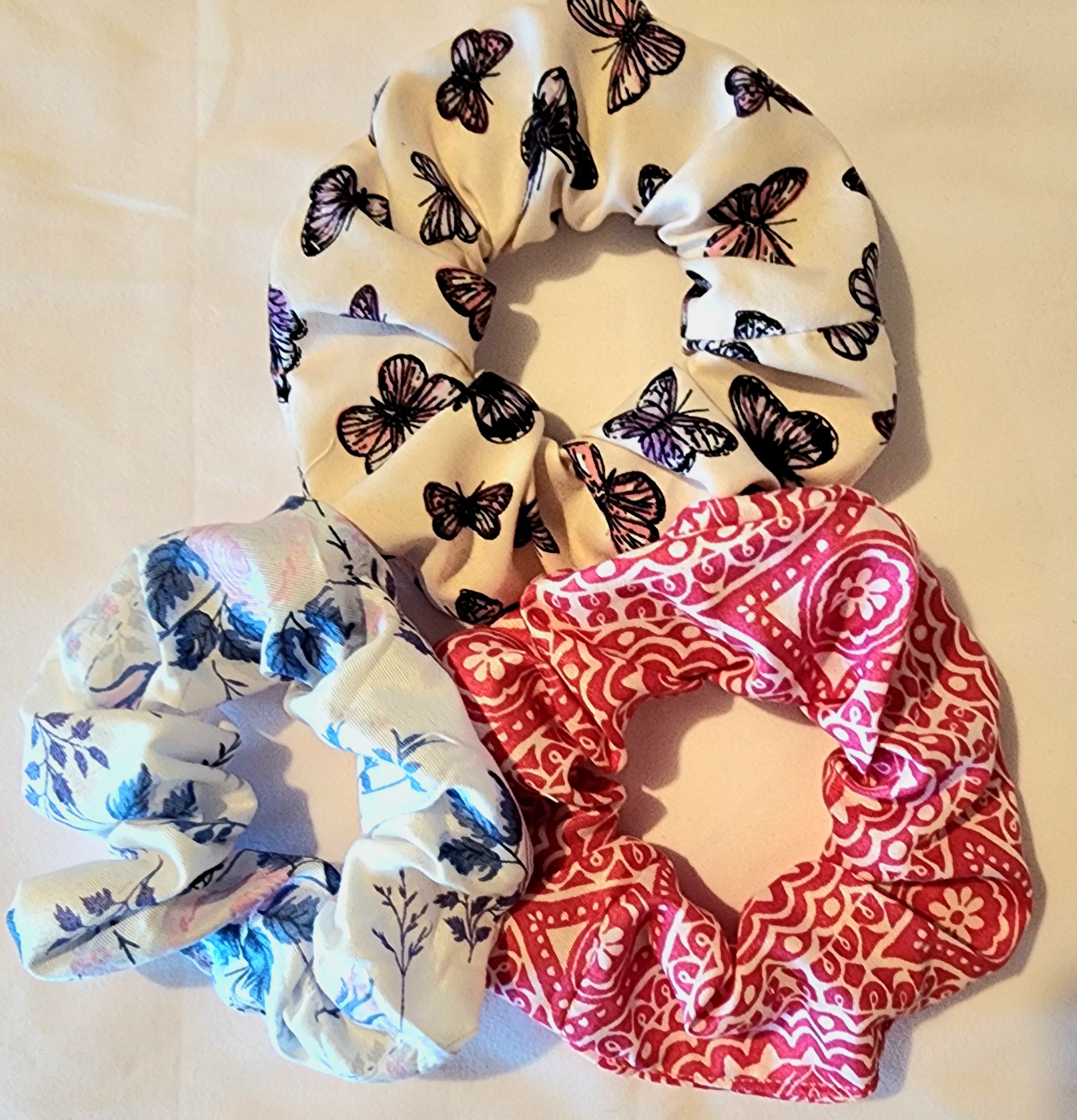 SC-BET Scrunchies 3 pc Betsey Johnson Butterflies +2