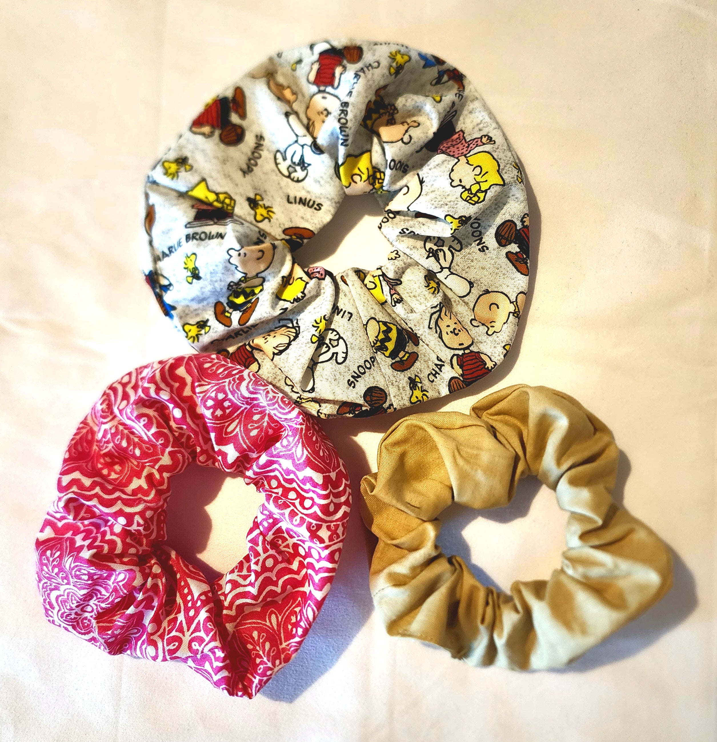 SC-PEA Scrunchies 3 pc Set Peanuts Gang +2