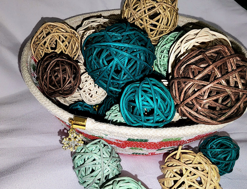 Rope Bowl: Green. Red, White with Christmas Base, Coiled Rope, Holiday Edition, Home Decor